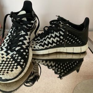 Nike Woven Tennis Shoes